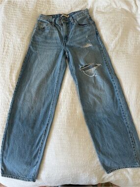 Levi’s Premium Baggy Dad Distressed Jeans Size 23 Medium Wash